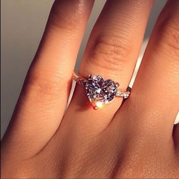 *NEW Sterling Silver Heart Shaped Diamond Ring, cute Ring, shiny Ring. - Picture 2 of 4